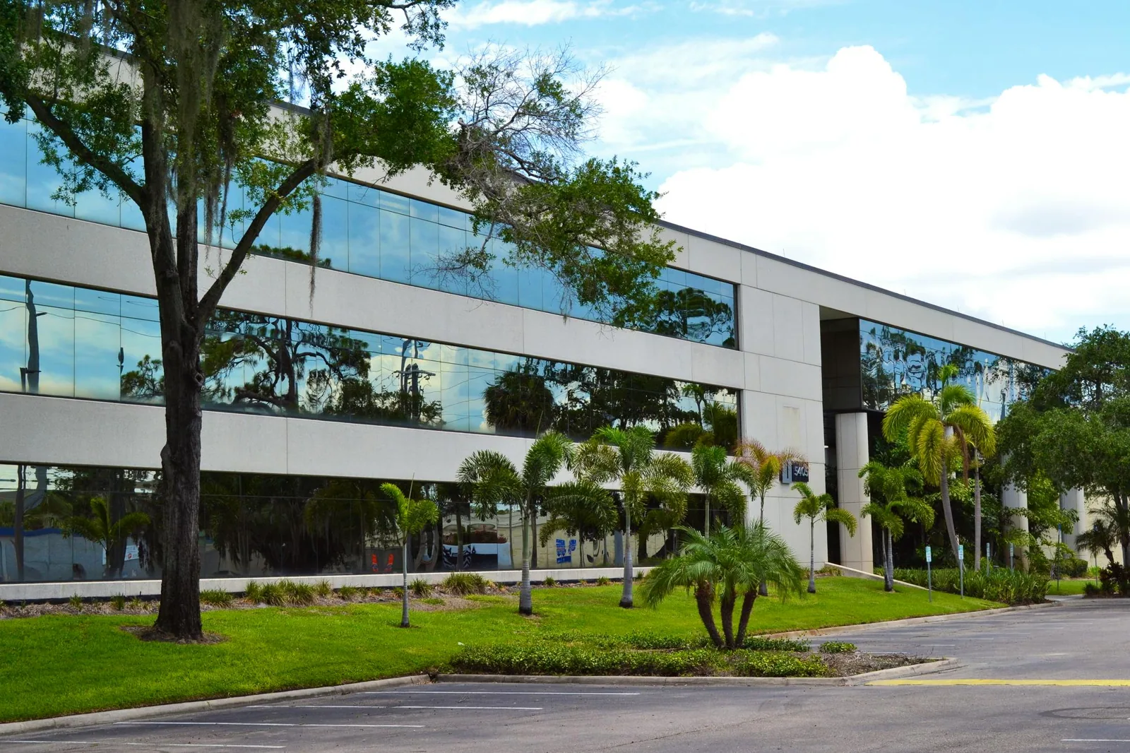 Commercial property in Plantation, FL
